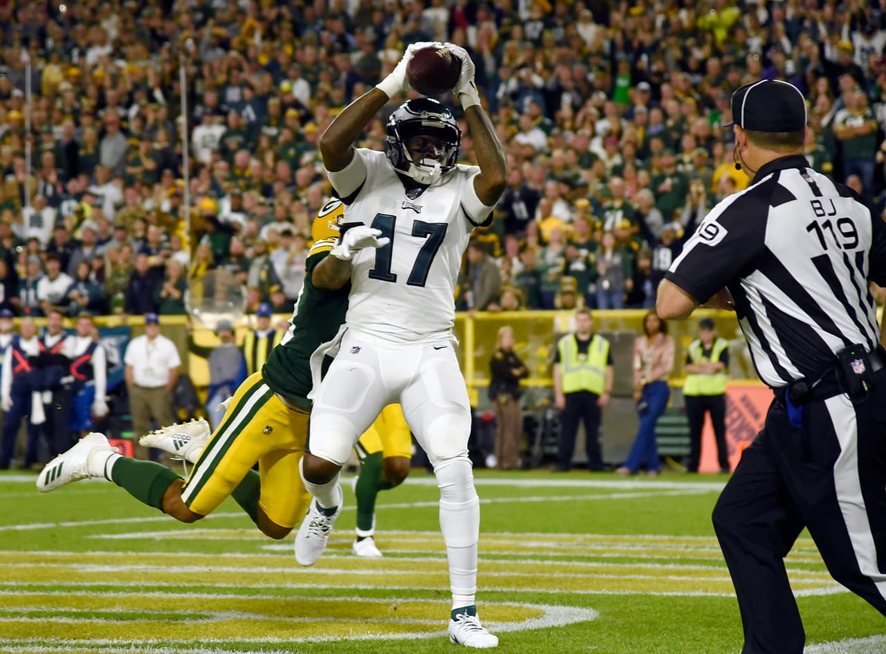 Philadelphia Eagles 34-27 Green Bay Packers. Alshon Jeffery anota para los Eagles.