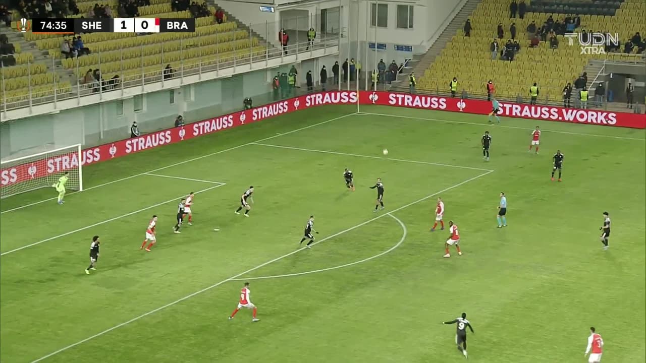 ¡TIRO ATAJADO! disparo por Francisco Moura.