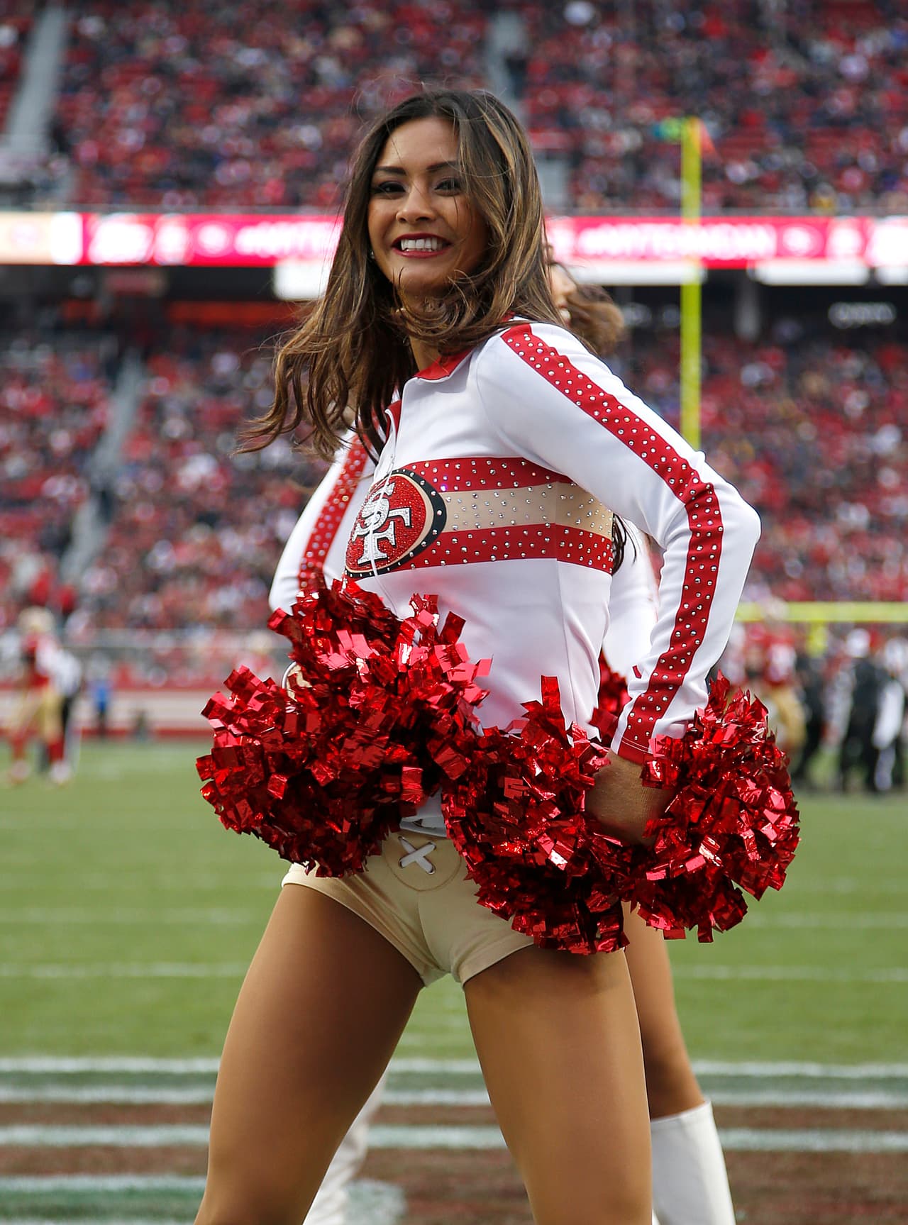 Porristas rubias, trigueñas, morenas, pelirojas, todas ellas nos dejaron con la boca abierta en la Semana 17 NFL.