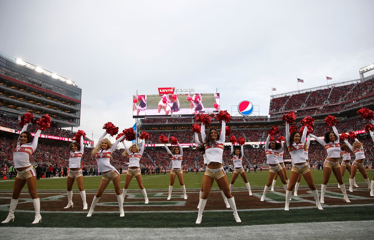 Porristas rubias, trigueñas, morenas, pelirojas, todas ellas nos dejaron con la boca abierta en la Semana 17 NFL.