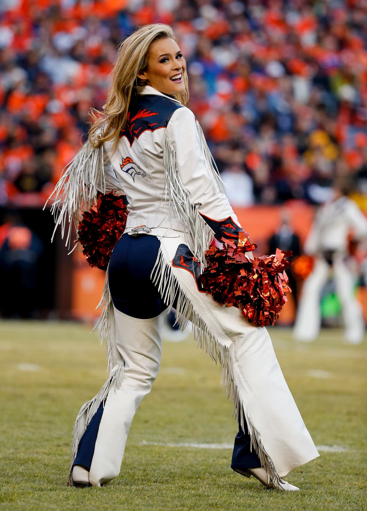 Porristas rubias, trigueñas, morenas, pelirojas, todas ellas nos dejaron con la boca abierta en la Semana 17 NFL.