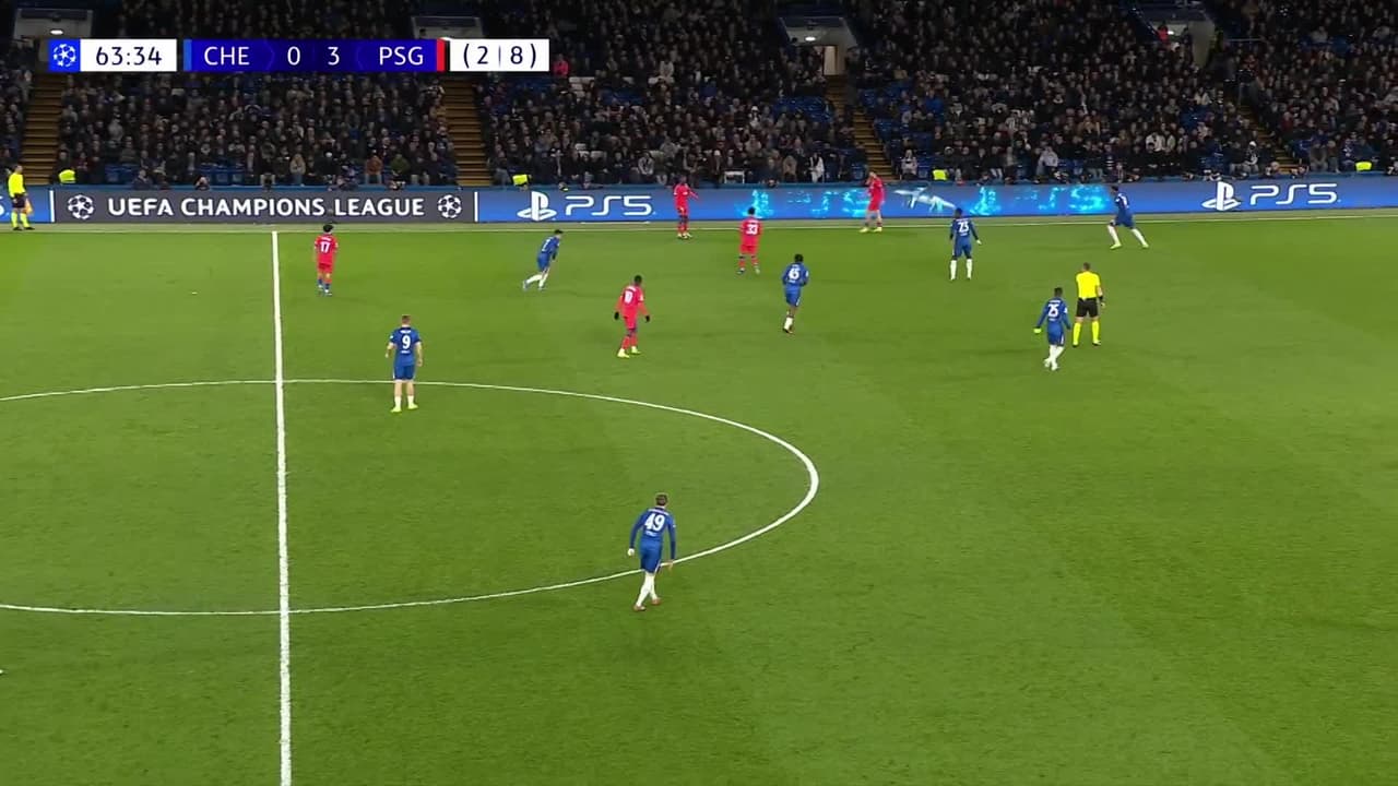 ¡TIRO ATAJADO! disparo por Alejandro Garnacho.