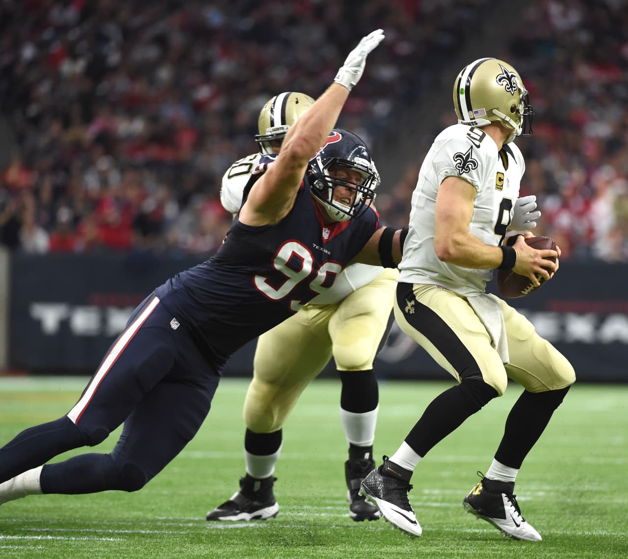 Los Houston Texans vencieron 24 - 6 a los New Orleans Saints para ligar 4 victorias, empatados con Indianapolis en la cima del Sur de la Conferencia Americana.