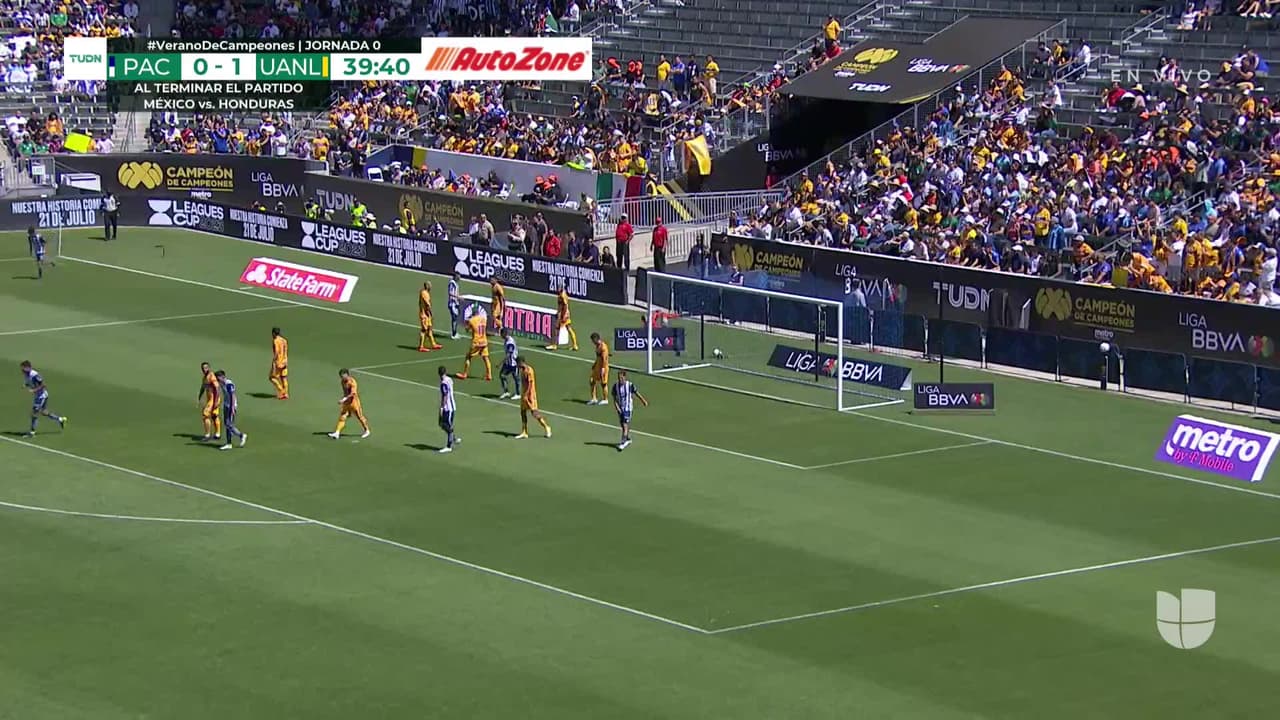 ¡TIRO ATAJADO! disparo por Jesús Hernández.