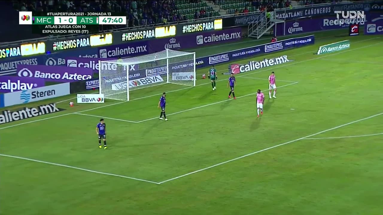 ¡TIRO ATAJADO! disparo por Brian Rubio.