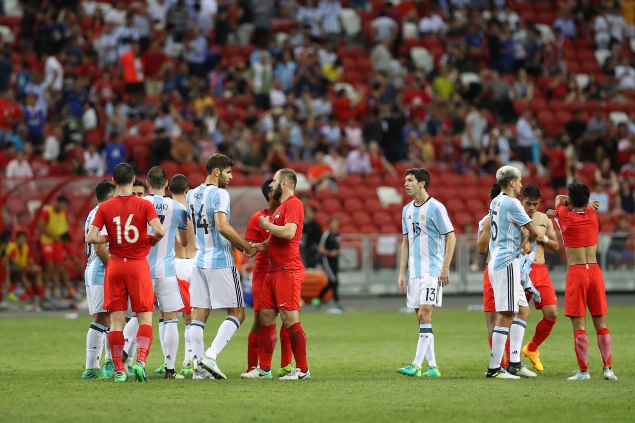 Al final, un entrenamiento para Argentina y una humillación para Singapur ante su gente. Cambio de camisetas, todas pedidas por los asiáticos.
