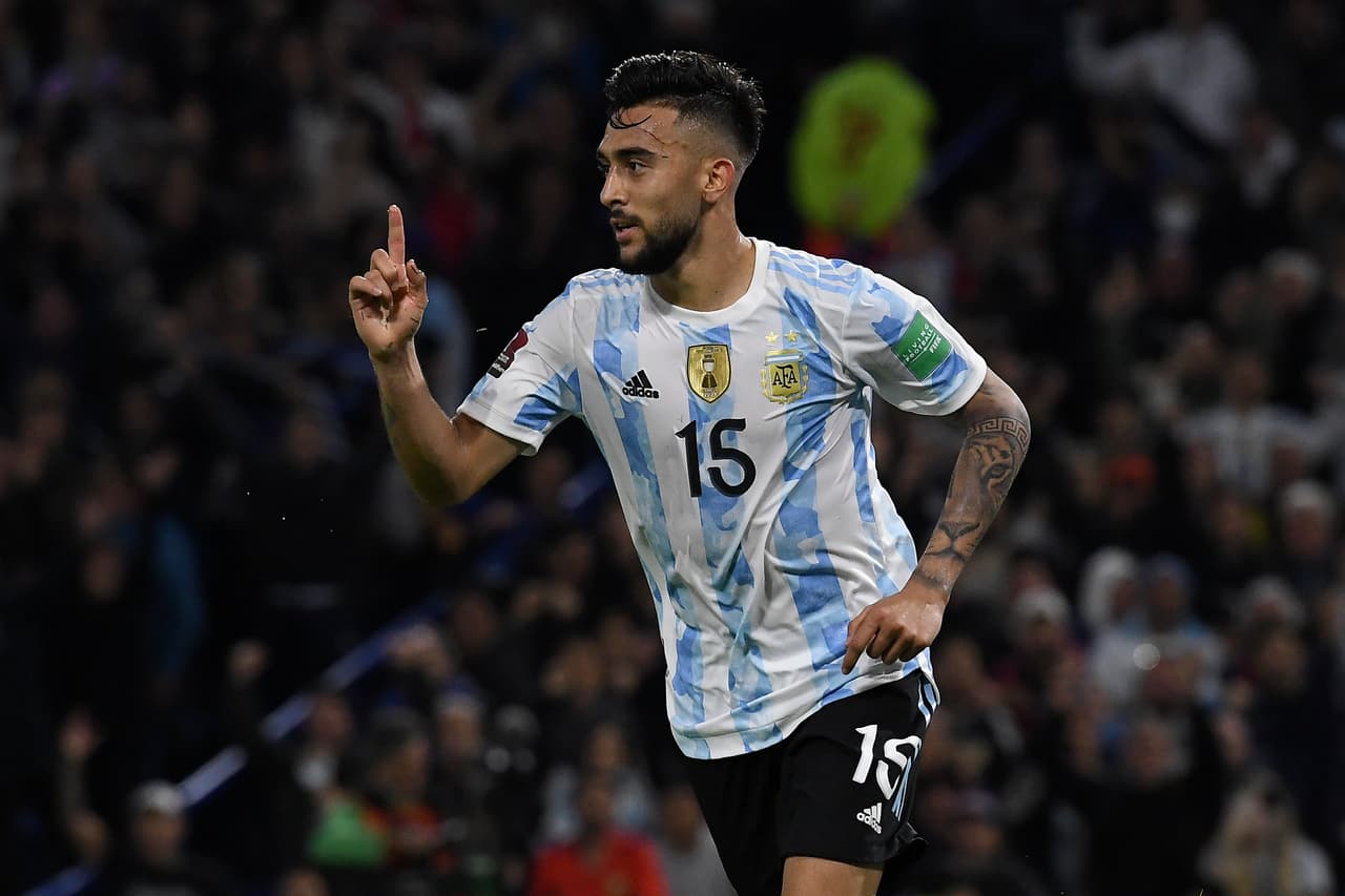 Argentina tardó 35 minutos en abrir el marcador pese al dominio en la cancha. Nico González inaugaraba lo terminaría siendo una goleada en casa.