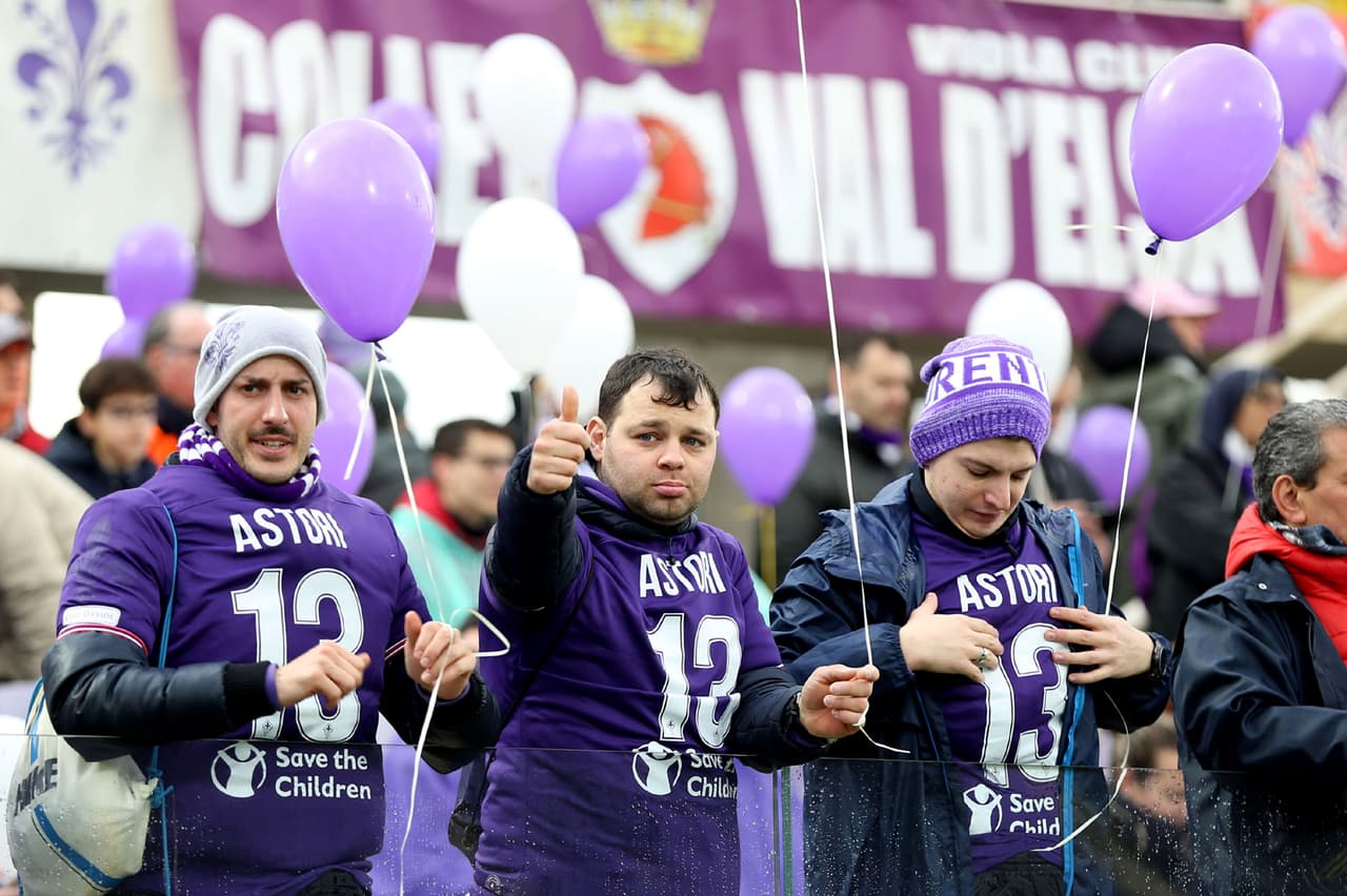 Fiorentina se despidió de Davide Astori tras su muerte en el triunfo 1-0 contra Benevento en la fecha 28 de Serie A con diferentes muestras de conmemoración y cariño al que será el eterno capitán.