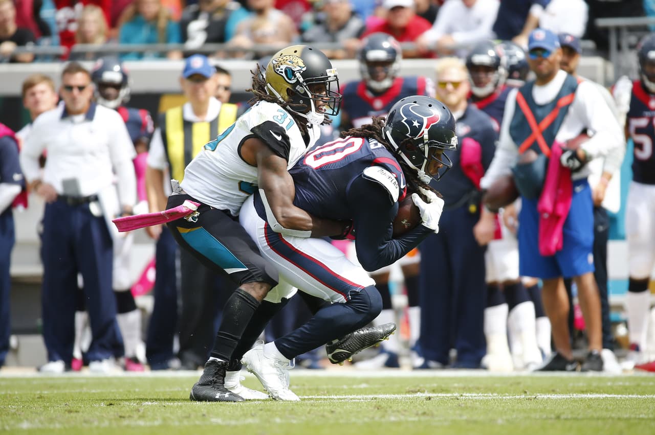 Hopkins tuvo 10 recepciones para 148 yardas y dos touchdowns en el juego que los Texans ganaron 31-20 a los Jaguars.