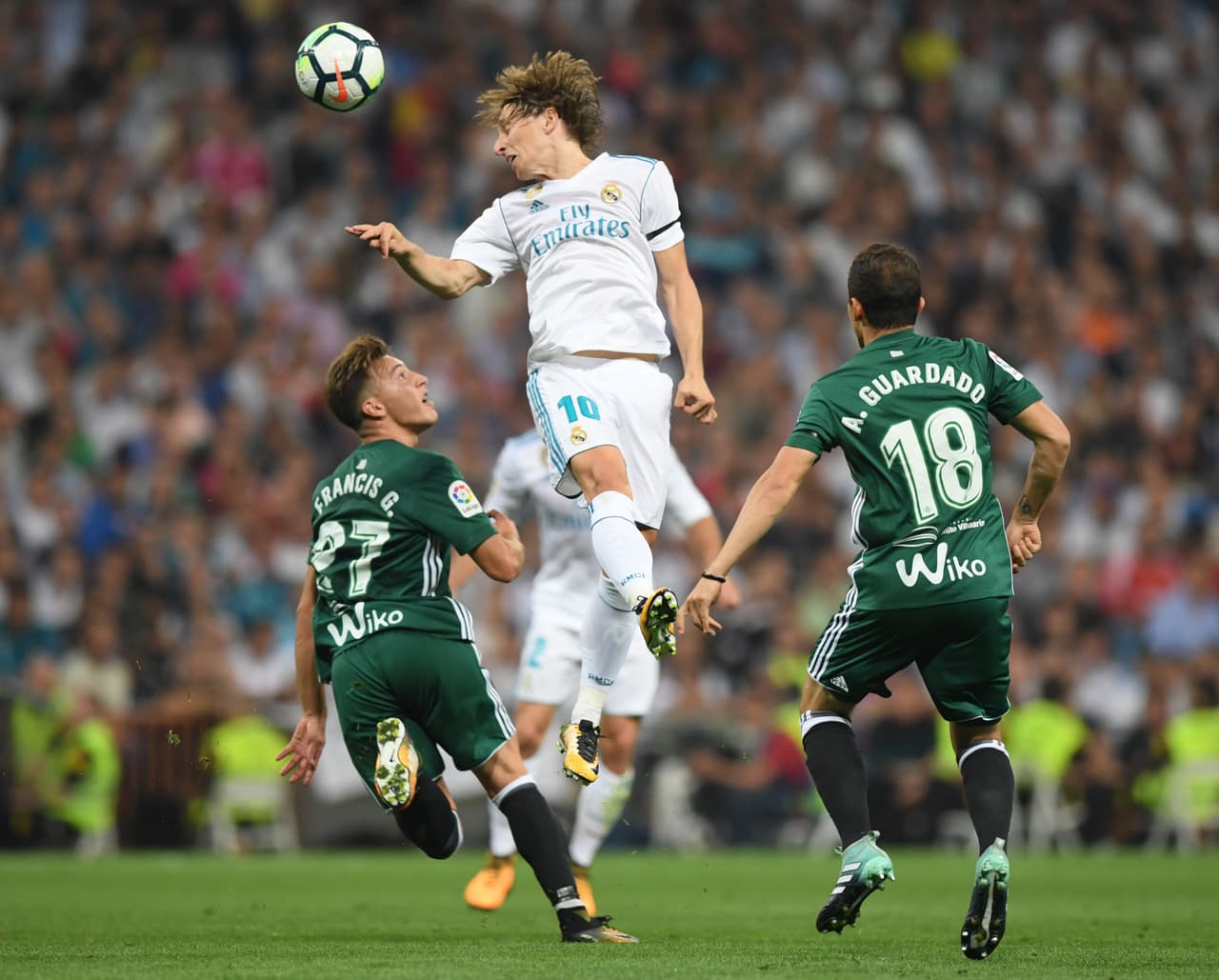 El equipo de Guardado mira a los grandes en zonas europeas y está a cuatro puntos en el puesto 10, todo en medio de la actividad de los equipos con mexicanos en el Viejo Continente.