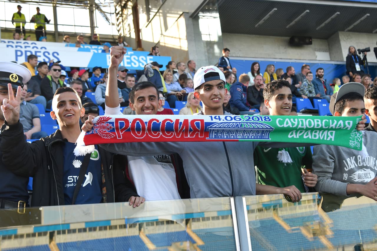 Rusia y Arabia Saudita en la edición 20 de los Mundiales de fútbol pasó a la historia de los duelos inaugurales, que tiene varios antecedentes con México como protagonista.