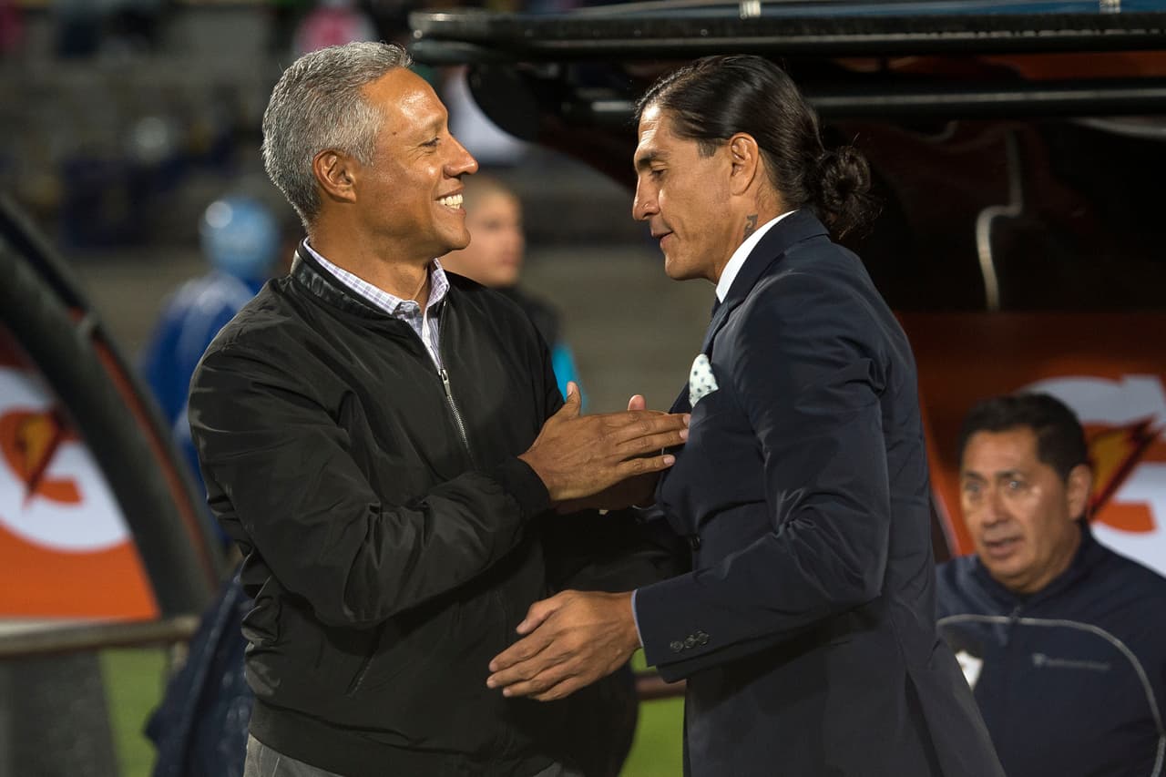 Francisco Palencia dio su último saludo como técnico contra Morelia, contra el que Pumas perdió en la jornada 6 del Apertura 2017.