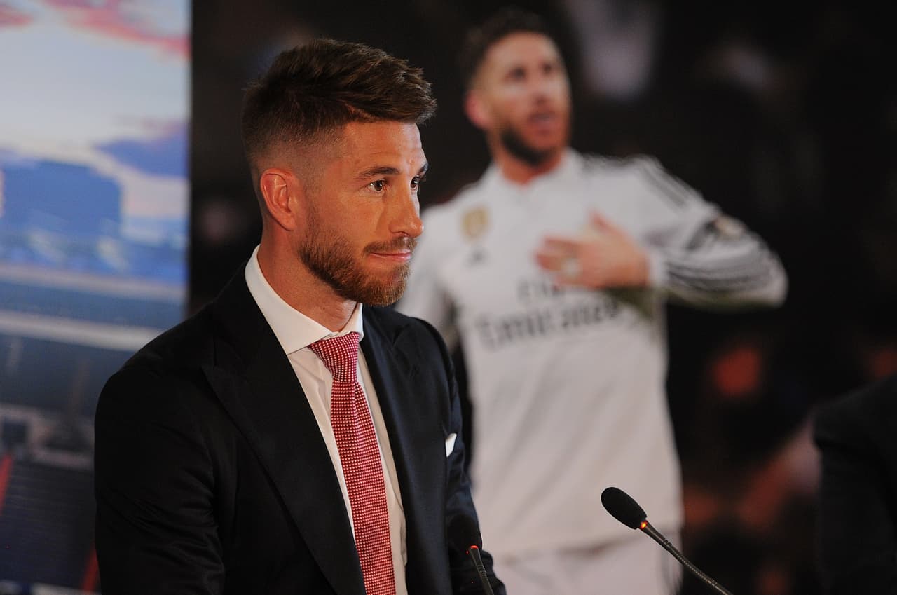 Ramos es el gran líder de la defensa del Real Madrid donde recién acaba de firmar su renovación hasta 2020 para seguir cosechando éxitos y ahora ser el encargado de levantar los títulos como el gran capitán madridista.
