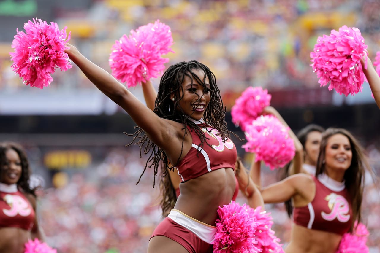 Son hermosas, tienen energía y sus bailes le dan alegría al ambiente en los estadios de la NFL: sin duda, las porristas tienen un papel muy especial para el espectáculo del fútbol americano.