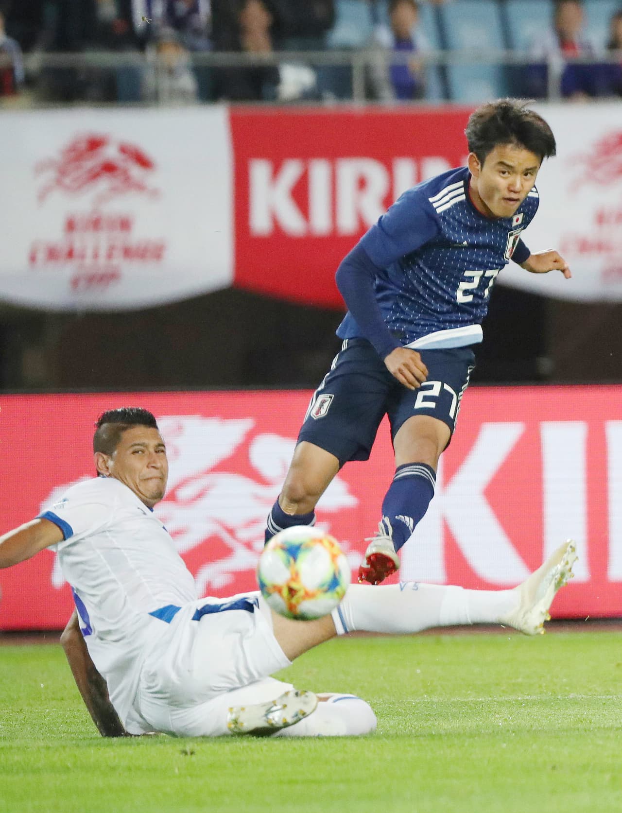 Takefusa Kubo (Japón) - Es considerado por muchos como el 'Messi japonés', ya que realizó las divisiones menores en el Barcelona hasta que se regresó a su país para jugar con el Tokio F.C. El mediocampista es la ficha principal de los nipones en esta Copa.