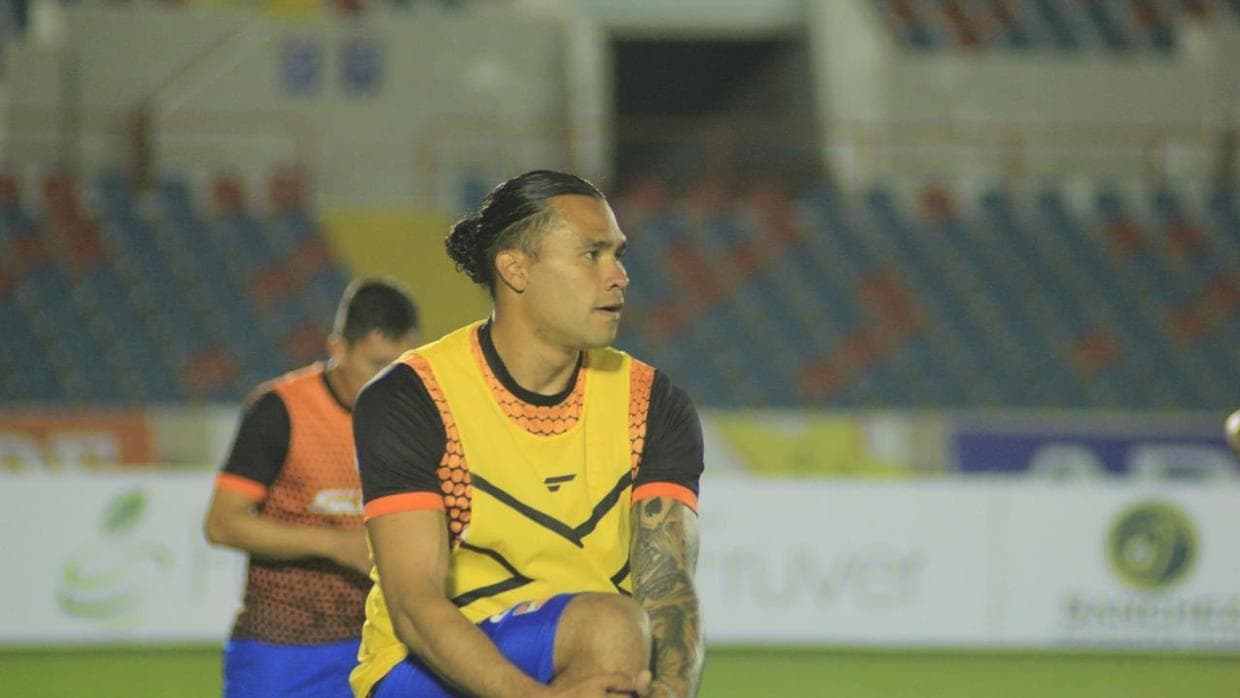 'Gullit' Peña se une a la súplica: "No nos roben la posibilidad de ascender"