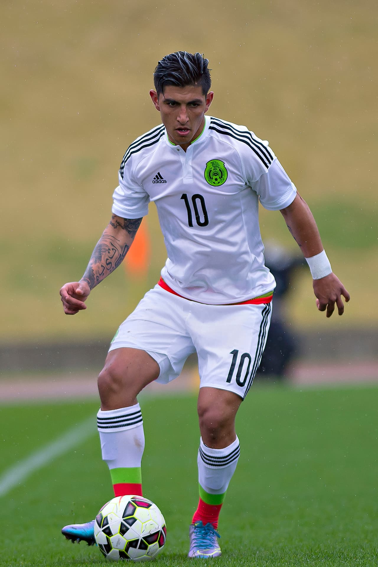 Víctor Guzmán, con su buen juego, pedía a gritos una oportunidad en el equipo nacional. Será una pieza a observar en el juego ante los europeos y todos, incluyendo a Osorio, los querrán ver desde el inicio del juego.