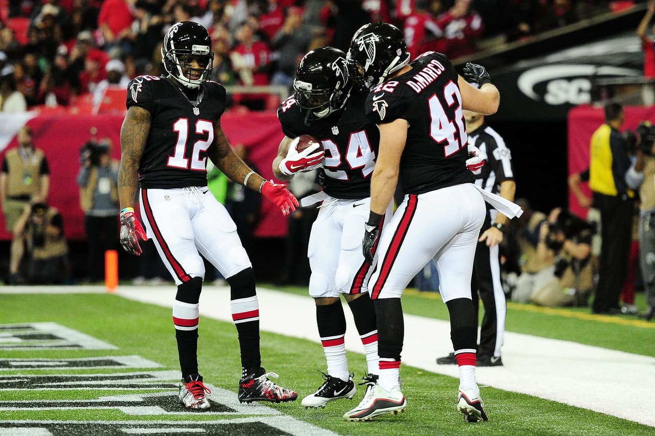 Cuatro triunfos promediando 38.5 puntos por juego. Rams, 49ers, Panthers y Saints fueron las víctimas para que los Falcons confirmaran su gran momento y el liderato de la NFC Sur como la mejor ofensiva de la NFL.