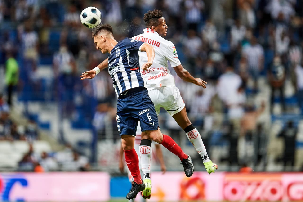 Jesús Gallardo y Rogelio Funes Mori son los encargados de hacer la diablura al Toluca y Monterrey gana 2-0.