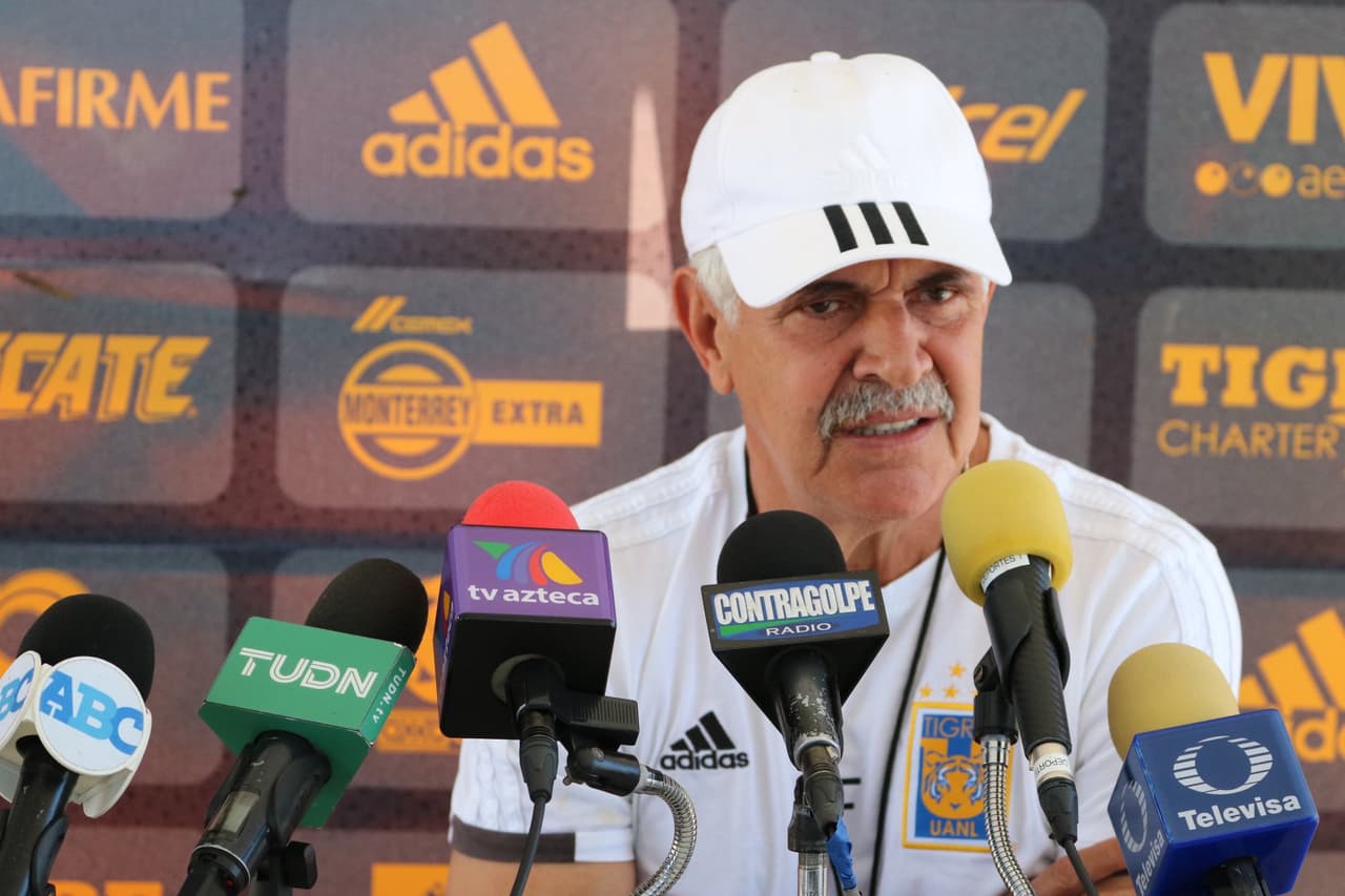 ‘Tuca’ Ferretti: “Con dos triunfos no vamos a salir a festejar”