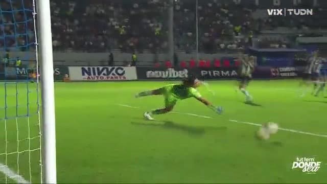 Ana Lu no pudo aprovechar el error defensivo de Rayadas y se pierde el empate