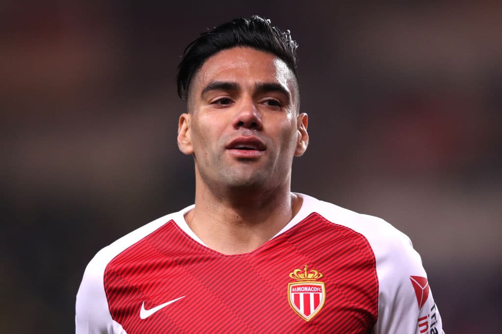 Radamel Falcao dice que el Mónaco, club con el que tiene un año más de contrato, no le ha ofrecido renovación. "No me han hecho propuesta de renovación y tengo que pensar en mi familia y mi futuro. Voy a escuchar ofertas que me han llegado porque son buenas oportunidades. Creo que el club entiende mi posición y yo la suya".