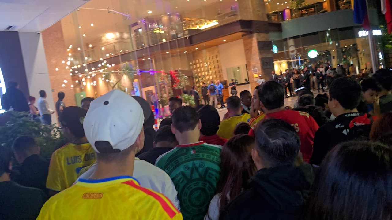 Colombia tiene llegada espectacular a Guadalajara, con todo y serenata