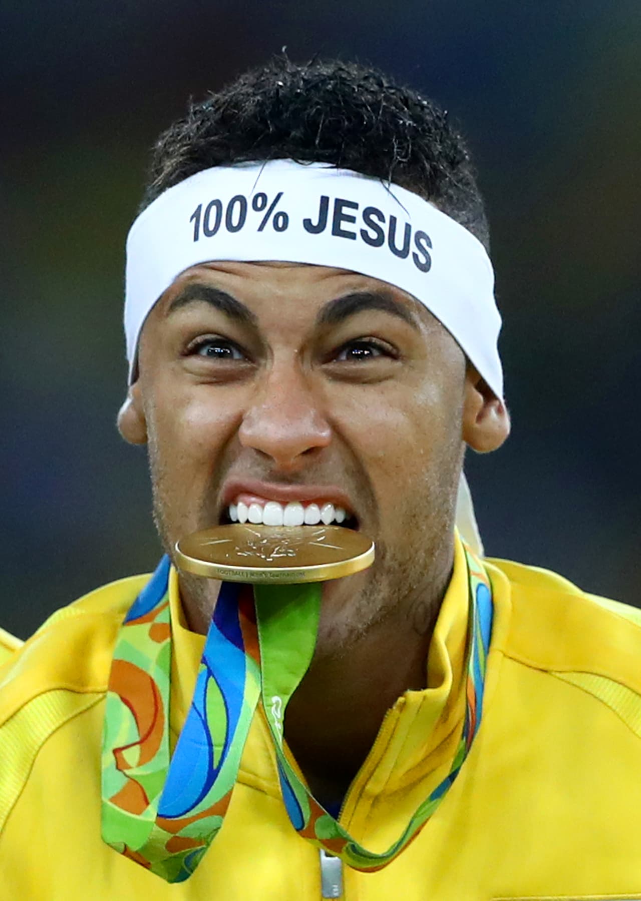 Neymar hizo en Brasil lo que ningún otro ídolo había logrado. Bajo su liderazgo, el equipo auriverde obtuvo la preciada medalla de oro, anhelada incluso desde mucho antes que el propio Mundial.