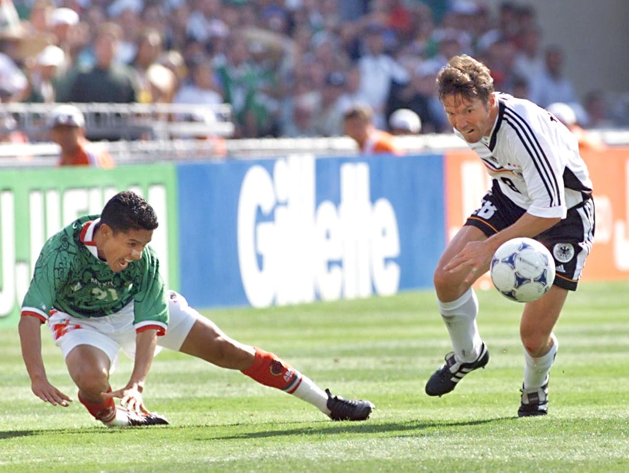 Un cambio típico de Manuel Lapuente era emplear a 'Cabrito' Jesús Arellano como revulsivo ofensivo.