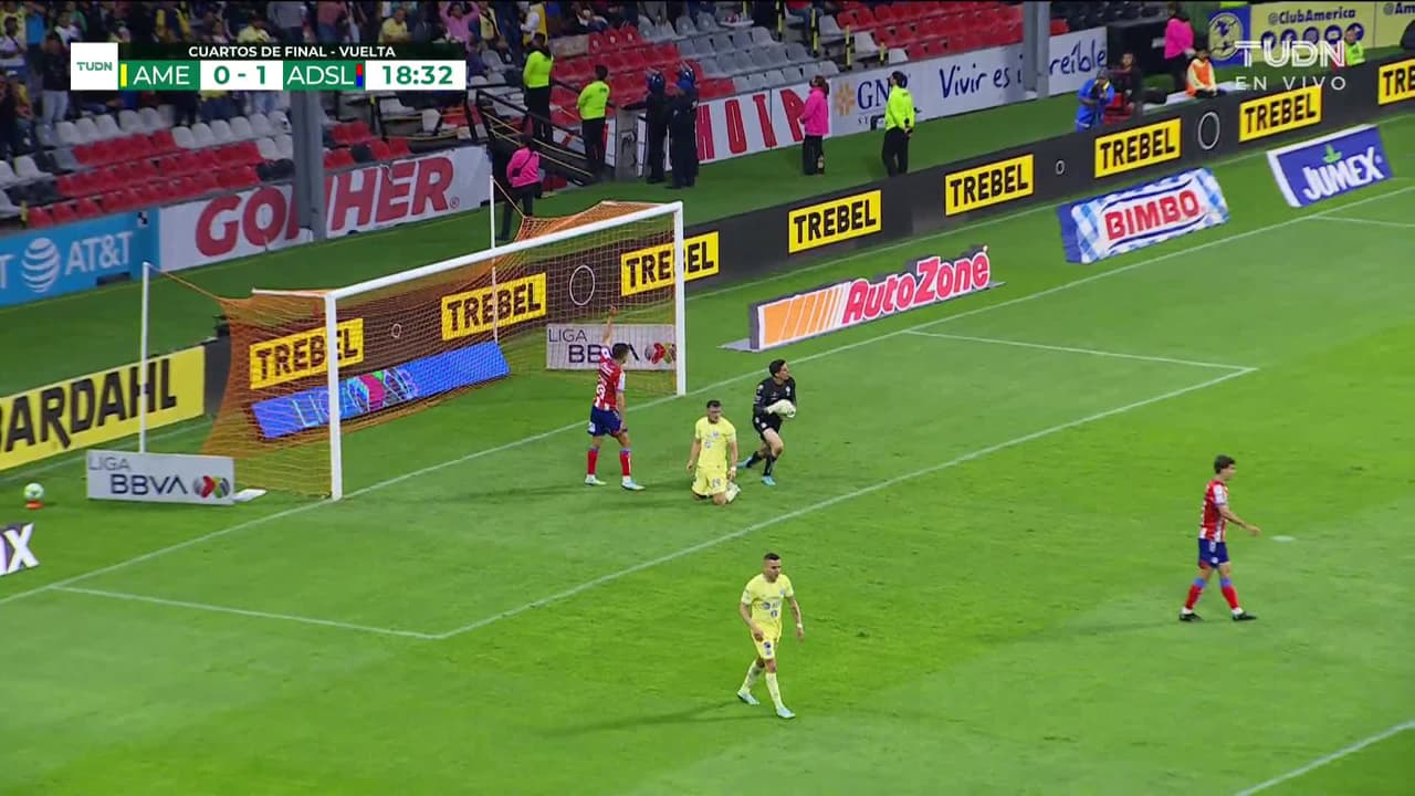 ¡TIRO ATAJADO! disparo por Federico Viñas.