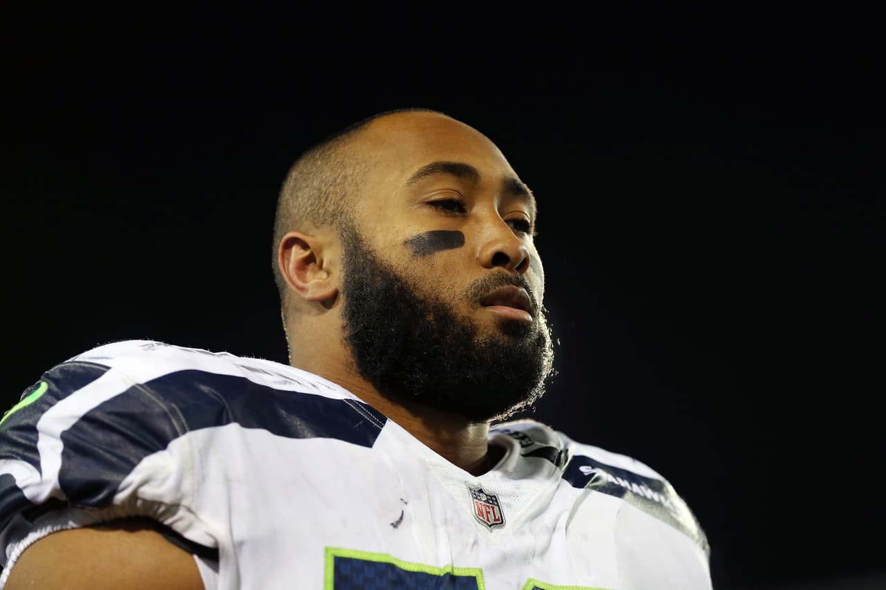 En la pretemporada, el linebacker externo titular de los Seahawks KJ Wright sufrió una lesión en la rodilla que lo va a marginar al menos dos semanas. Esto le abrió la puerta a Griffin.