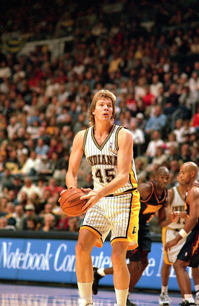 En 1999 solo habían cuatro jugadores internacionales y todos llegaban por medio de universidades estadounidenses.