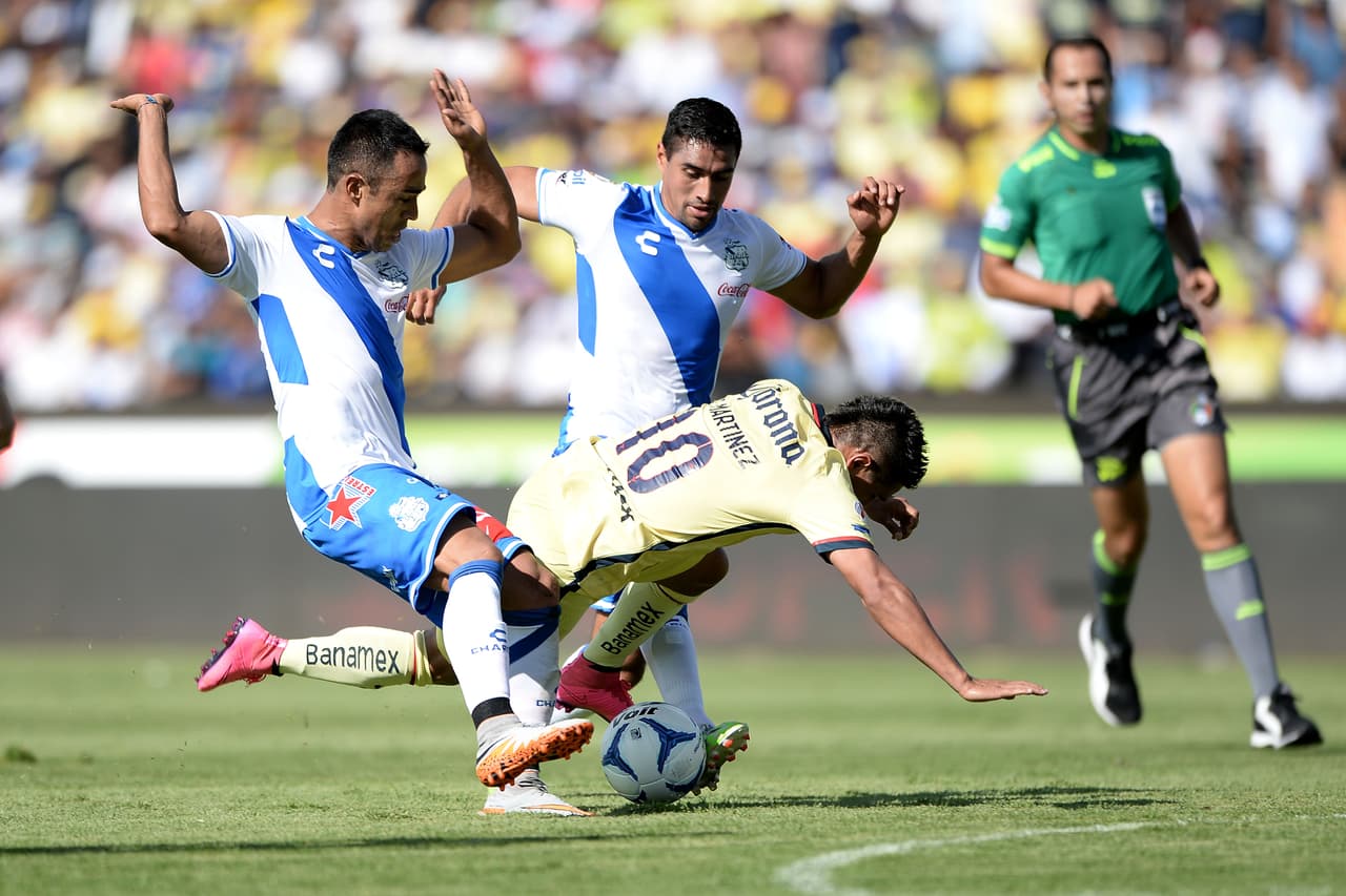 El América de 'Nacho' Ambriz fue sujeto a serias críticas desde la derrota con Puebla en la fecha 1, aunque hubo quien le cargó la mano desde el 'Campeón de campones' que perdió ante Santos Laguna.