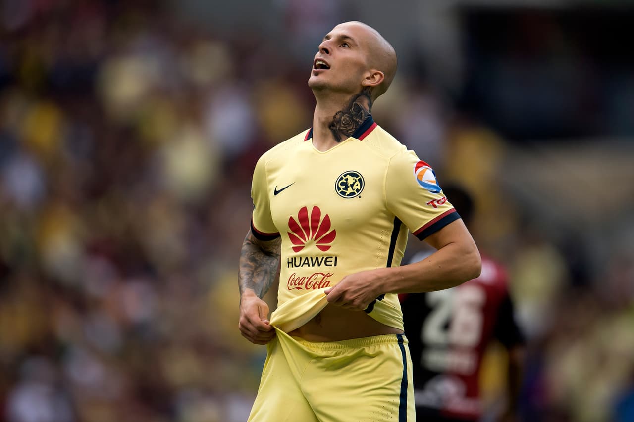 Si bien el argentino se había hecho presente en otros partidos, las fallas garrafales que tuvo pusieron de punta al entorno azulcrema.