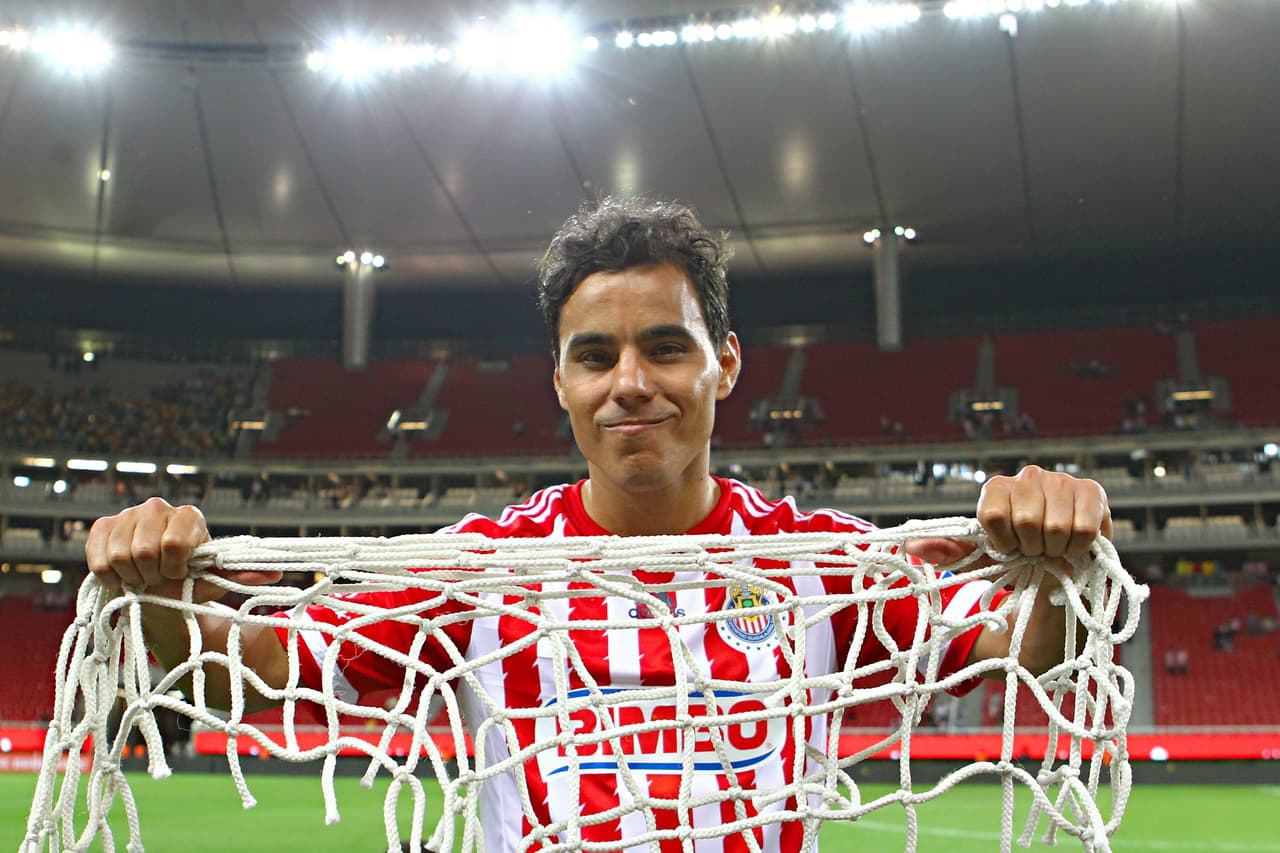 En ese partido también se hizo historia para Chivas pues Omar Bravo firmó el doblete con el que rompió el récord de 'Chava' Reyes.
