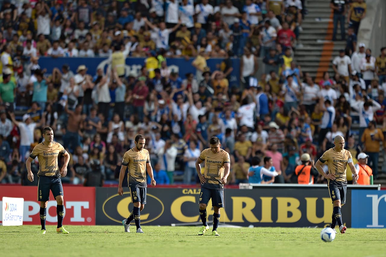 Ante Puebla hubo un poco más de garra pero faltó manejo de partido y eso ponía derviosos a los universitarios porque el equipo parecía caer en un bache profundo que podría tirar a Vázquez del Banquillo.