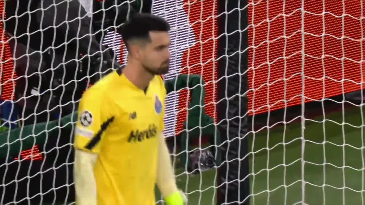 ¡GOL!  anota para Arsenal. Bukayo Saka