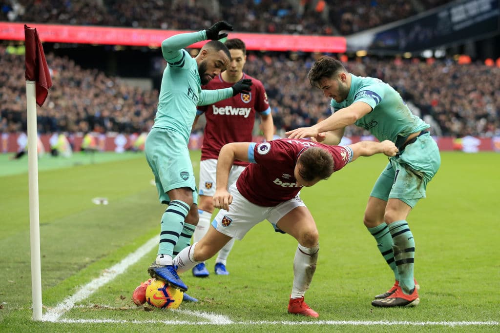 Esto trajo como consecuencia a un West Ham que cuidaba mucho el esférico en aras de no prestárselo a los Gunners. Aquí se ve la desesperación de los atacantes del Arsenal por recobrar la bola.