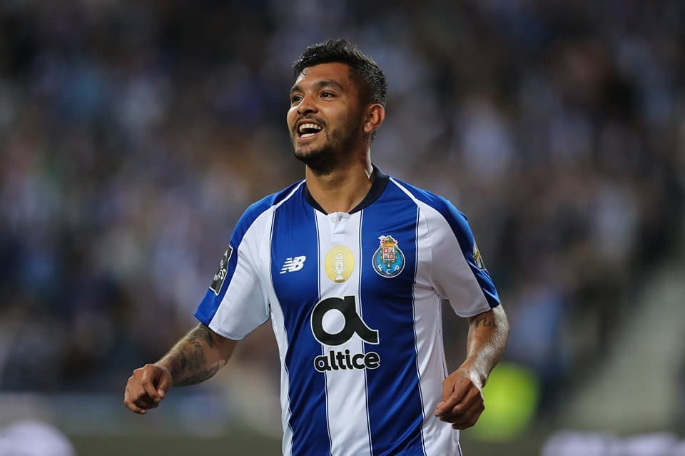 Jesús Corona: a segunda hora, la Liga NOS se definirá entre el F.C. Porto y S.L. Benfica. Los Dragones enfrentan en casa al Sporting y el Tecatito estará presente.
