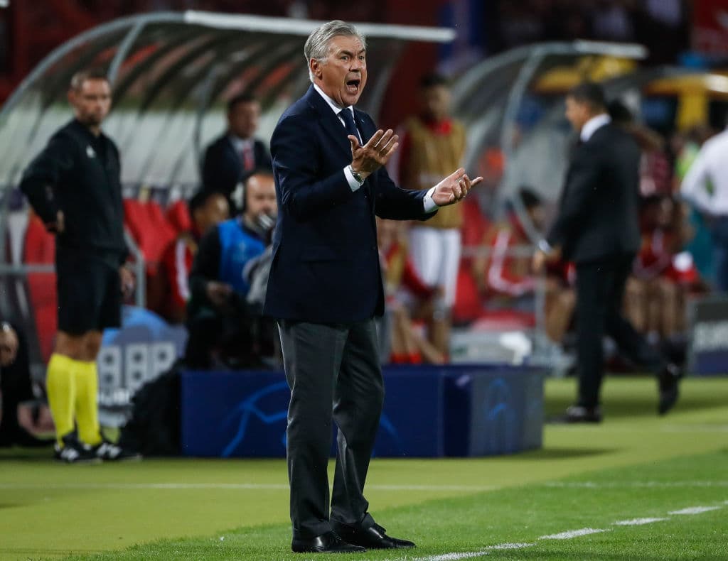 Carlo Ancelotti vio que Napoli podía irse ganador en este partido y le pidió más agresividad a sus jugadores.