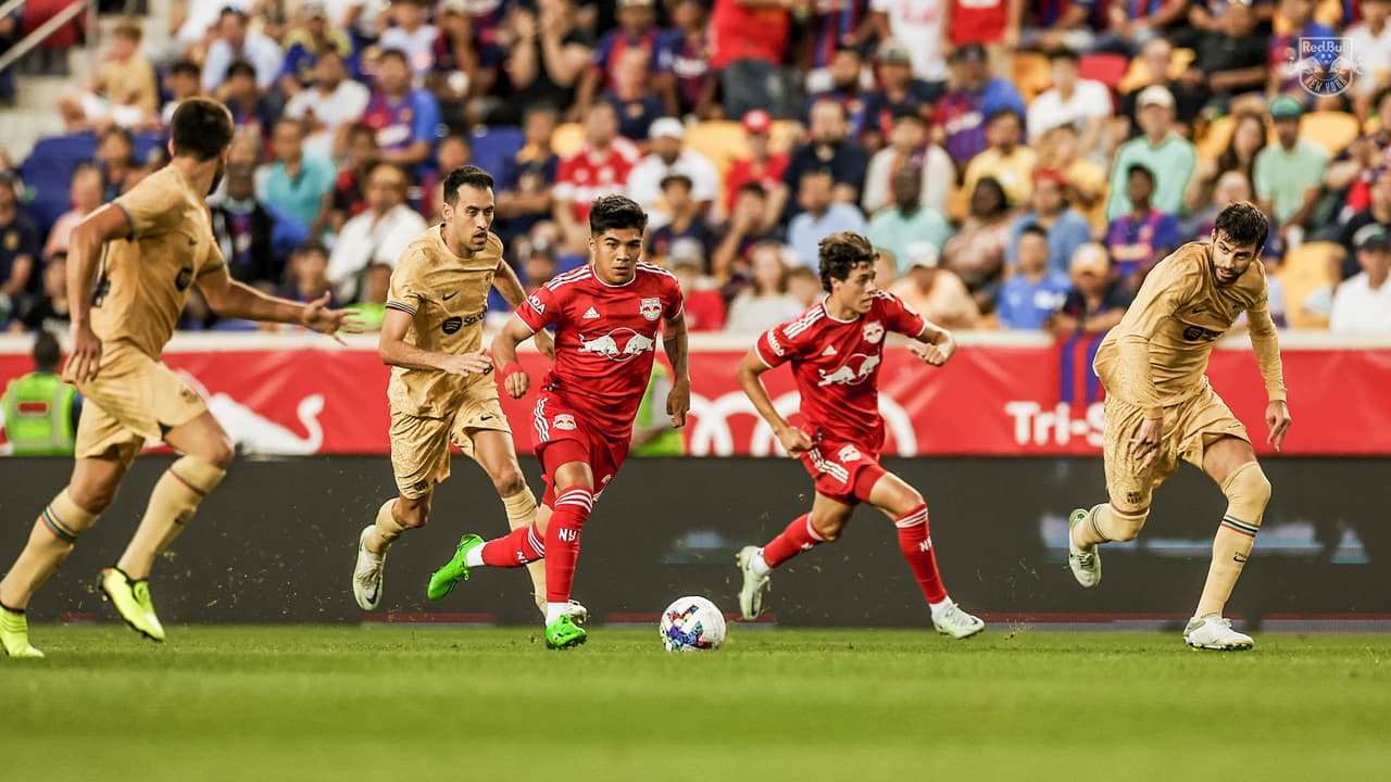 Barcelona se cansó de fallar pero terminó derrotando 0-2 al NY Red Bull en el cierre de su gira por Estados Unidos.