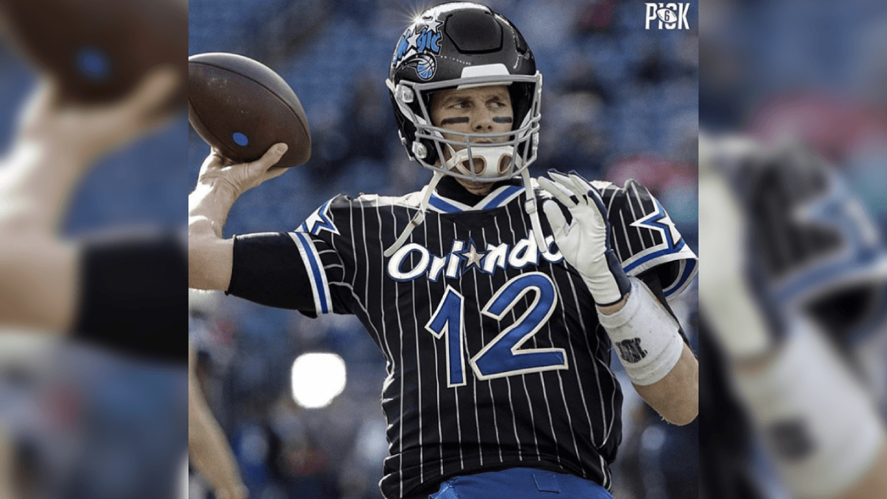 <b>Tom Brady</b>
<br>El QB de Tampa Bay Buccaneers enfundado con los colores de Orlando Magic.