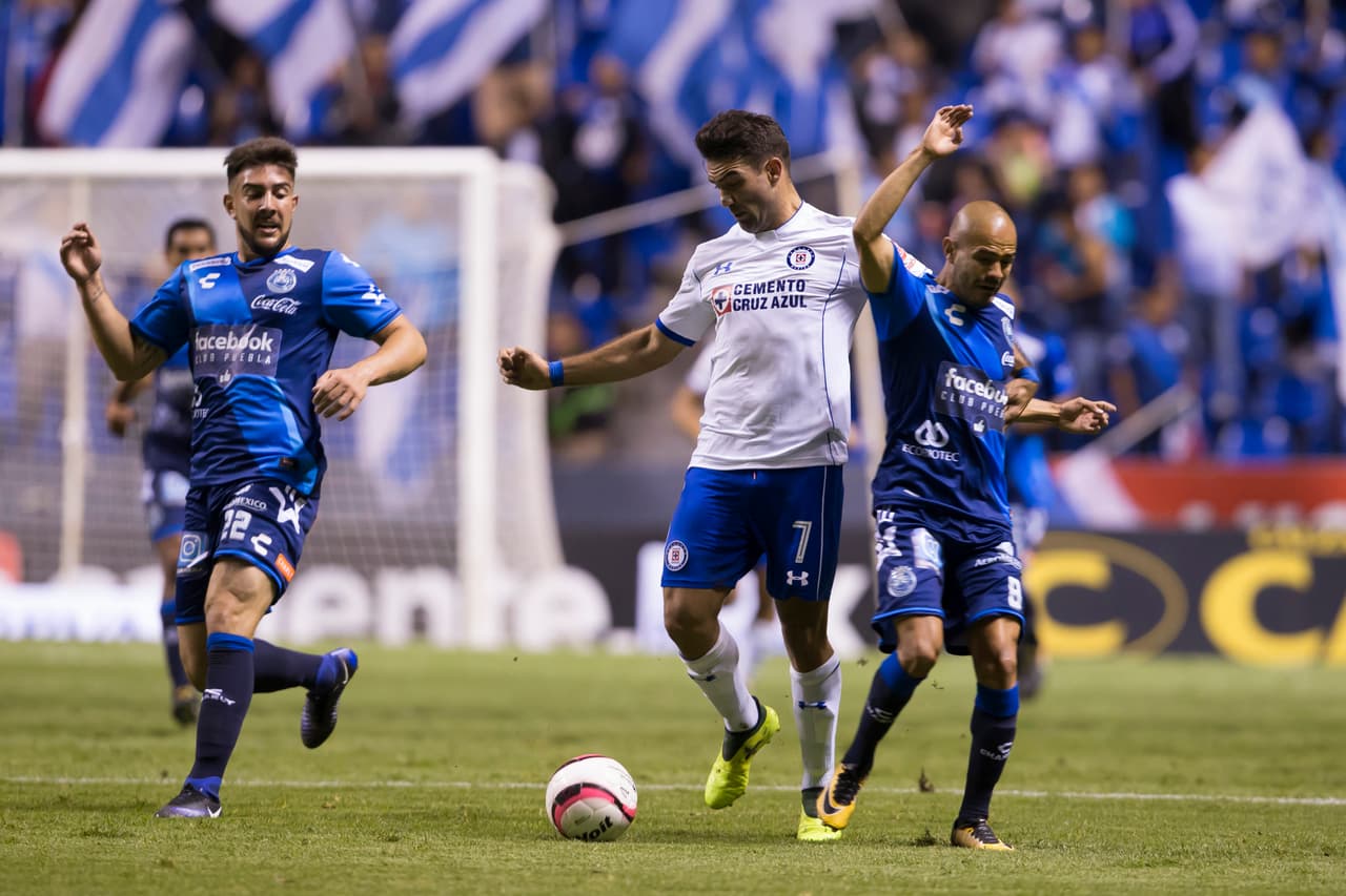 Los primeros 25 minutos del encuentro fueron los mejores para los locales quienes en ese lapso tuvieron sus únicas jugadas de peligro.