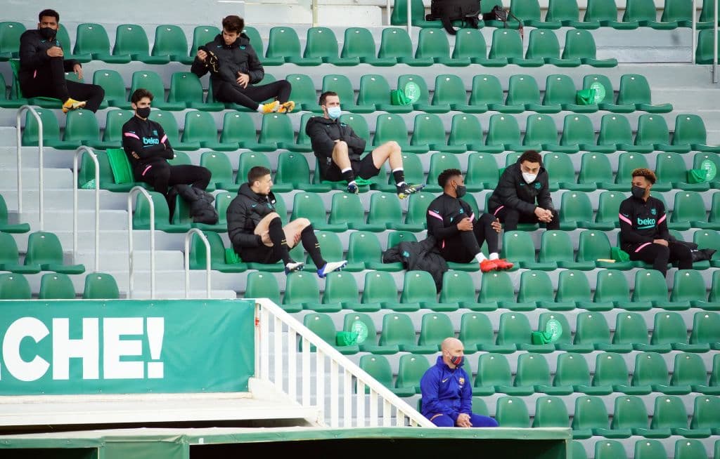 Barcelona derrota 2-0 al Elche en la Jornada 20 de la Liga. Frenkie de Jong anotó gol al minuto 39 y Riqui Puig hizo su primer gol oficial casi al finalizar el partido.