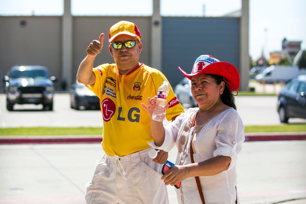 Los aficionados de Monarcas también se hicieron presentes en el estadio.