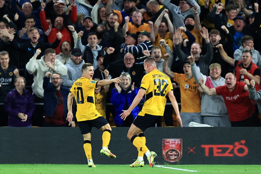 Wolverhampton cae, en tanda de penales, ante Tottenham y pierde su pase a Ocavos de final en la Copa de la Liga Inglesa. Leander Dendoncker y Daniel Podence anotaron para los Wolves, mientras que para los Spurs lo hicieron Tanguy Ndombélé y Harry Kane.