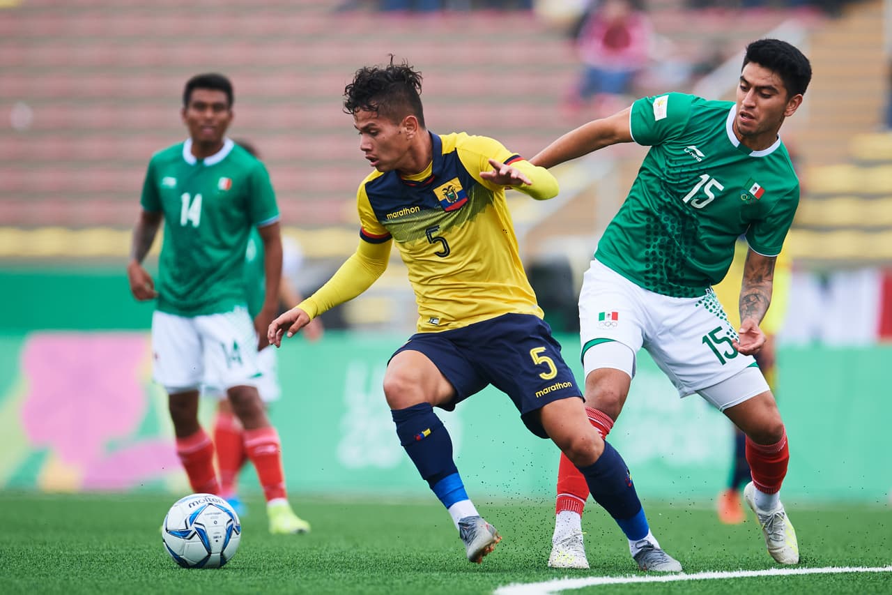 Luego del gol, los ecuatorianos buscaron empatar rápido, pues si de entrada sabían que el triunfo era el único resultado que les importaba, con un déficit las cosas se ponían peor aún. Y con este resultado en contra se iban al medio tiempo.
