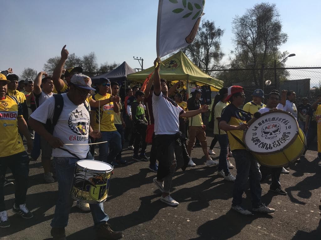 El carnaval americanista preparado para el juego en el Estadio Azteca.