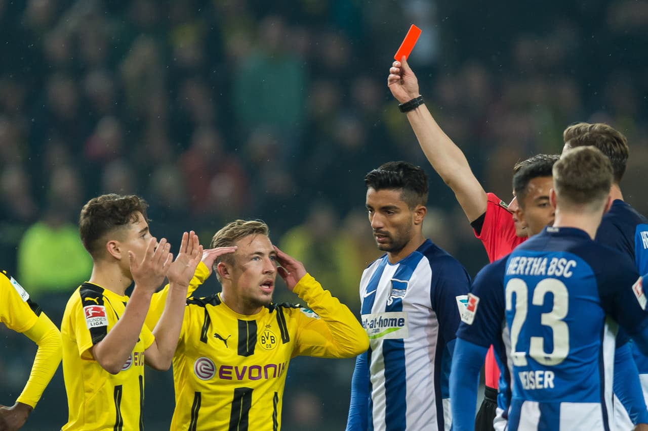 Mor únicamente jugó una temporada de Bundesliga entre 2016 y 2017.