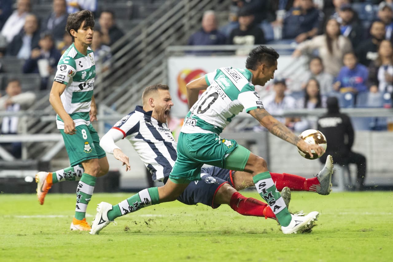 Con goles de Dorlan Pavón (2 y 85), Nicolás Sánchez (8), autogol de Gerardo Arteaga (54) y gol de penal de Vincent Janssen (70), Monterrey golea y pone un pie en las semifinales del Apertura 2019.